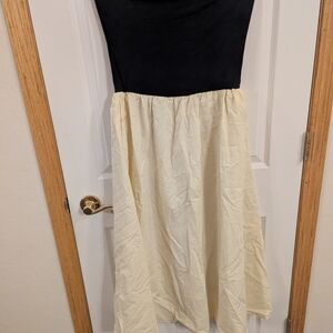 Chic Strapless Black and Cream Dress